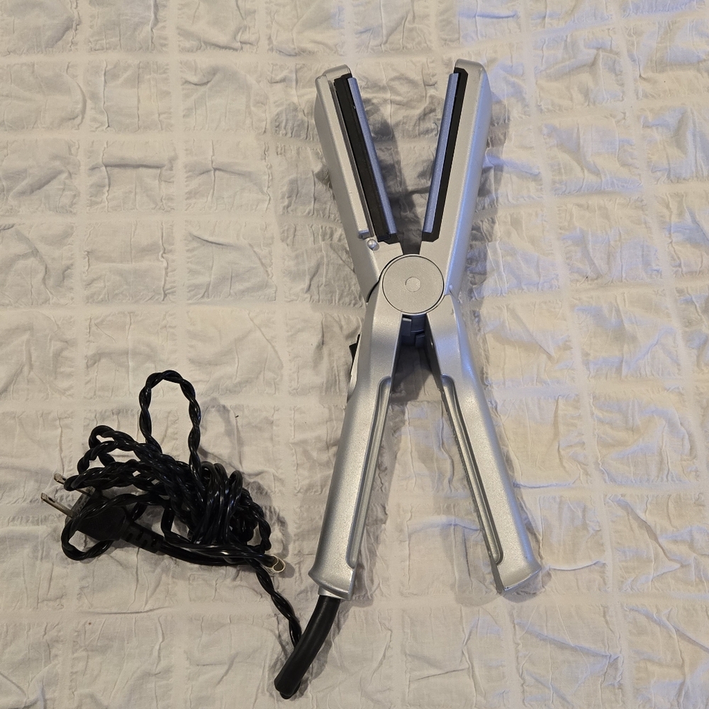 Conair Large‑Coverage Flat Iron – 2" Wide Plate